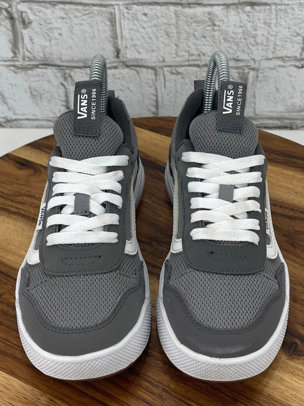 Vans Range EXP Youth Sz. 4 Gray White Mesh Lace Up Low Top Sneakers